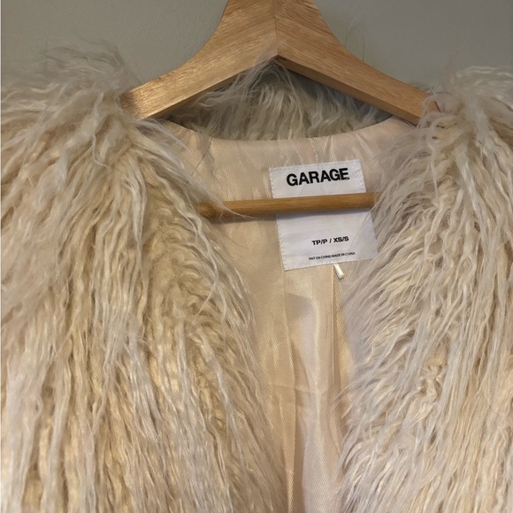 Shaggy faux fur cropped coat - Picture 6 of 8